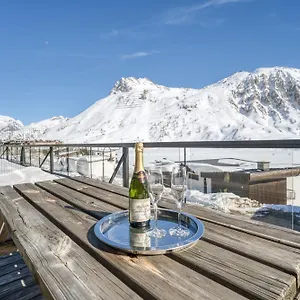  Chalet Arktic - Catered - Sleeps 14 France